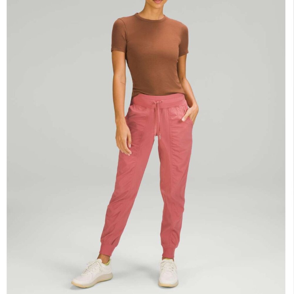 Lululemon Dance Studio Jogger in Brier Rose size 6